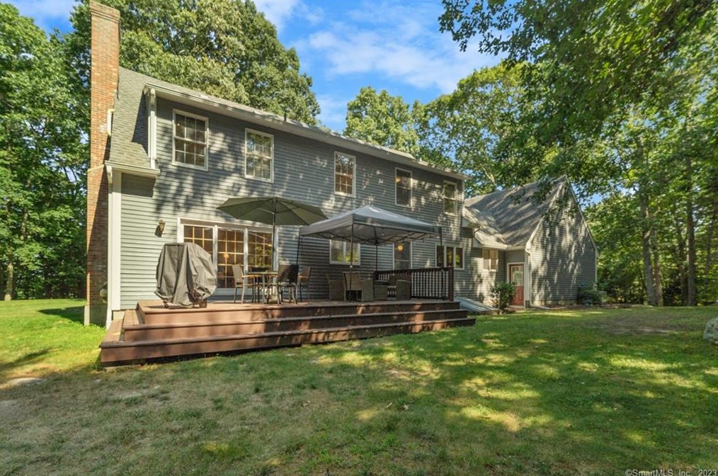 7 Silver Birch Ln, Clinton CT  06413-1174 exterior