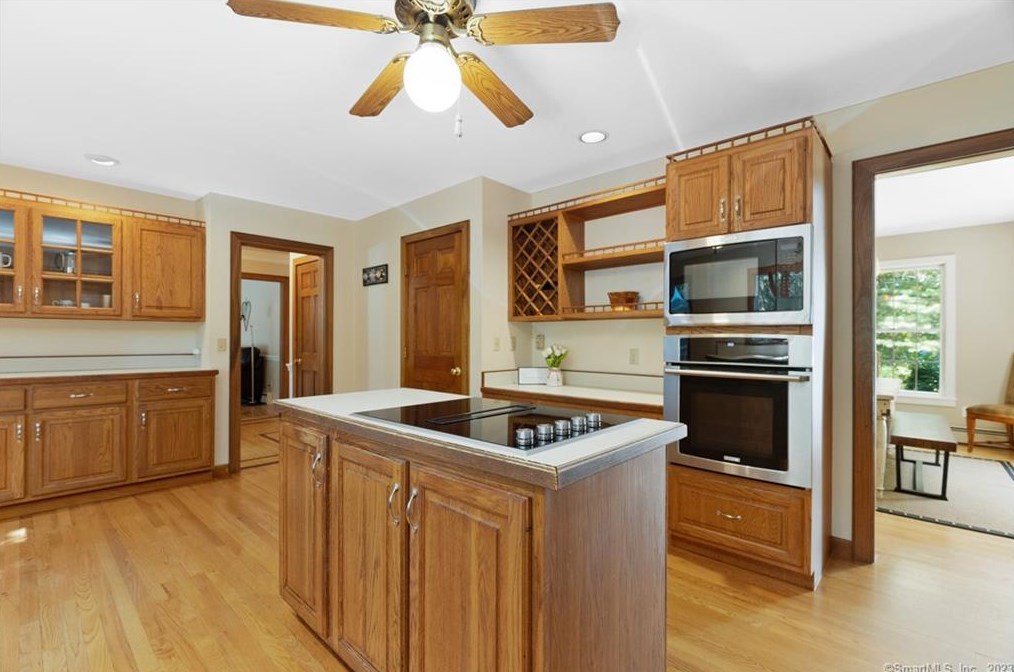 7 Silver Birch Ln, Clinton CT  06413-1174 exterior