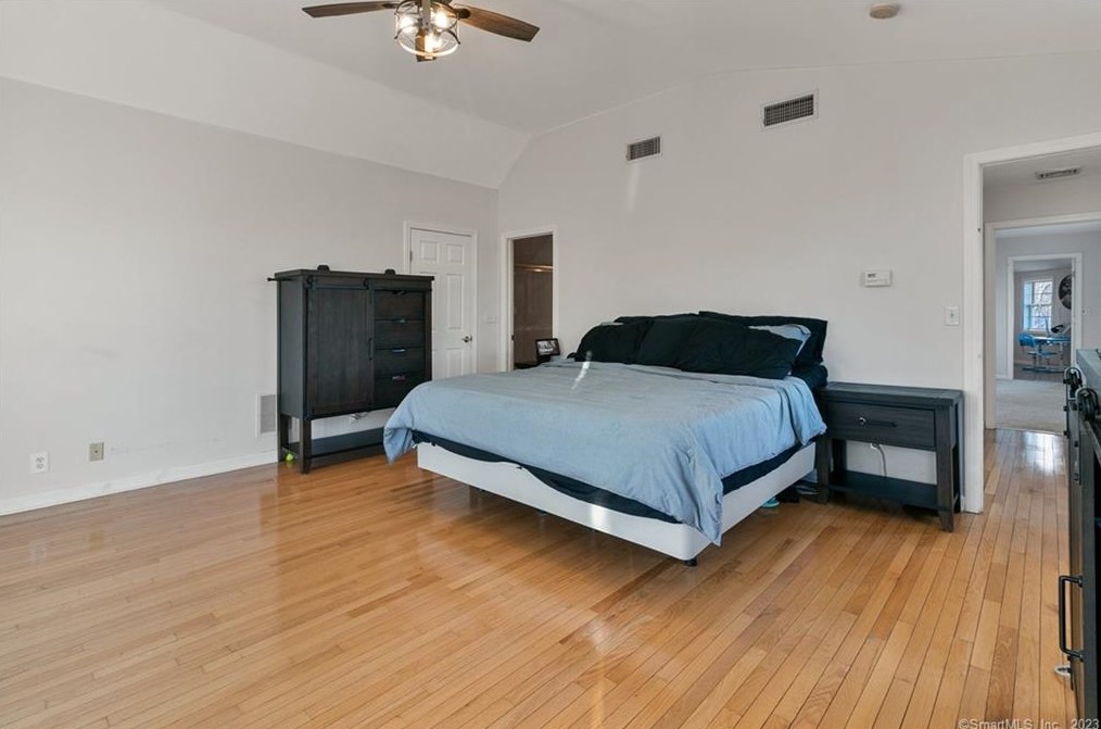 62 Crestwood Rd, Stratford CT  06614-1407 exterior