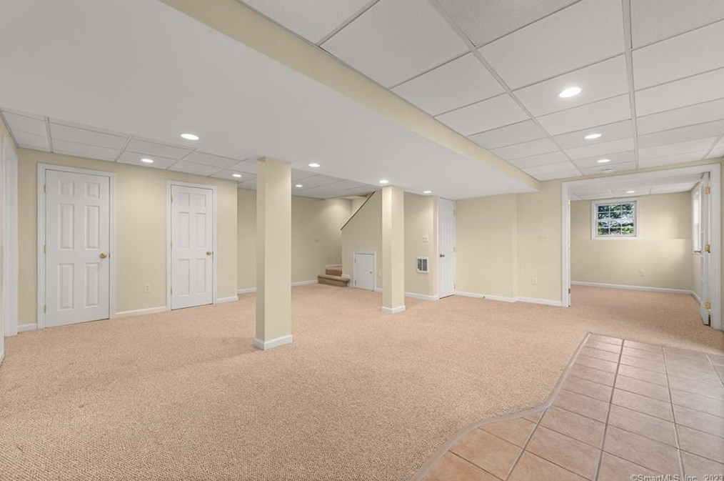 183 Highridge Rd, Avon CT  06001-3257 exterior