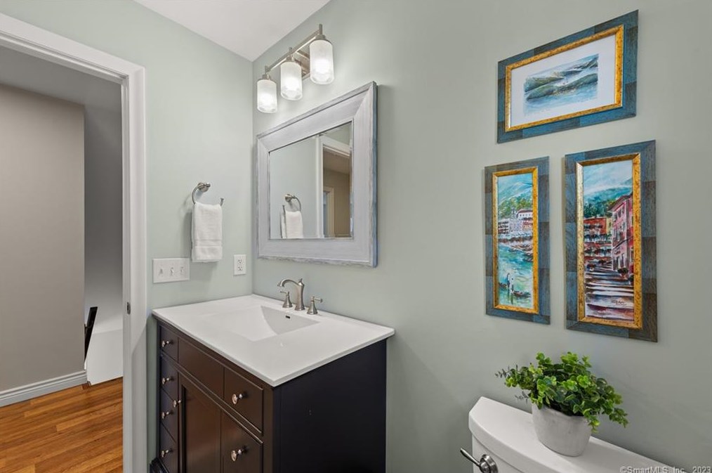 183 Highridge Rd, Avon CT  06001-3257 exterior