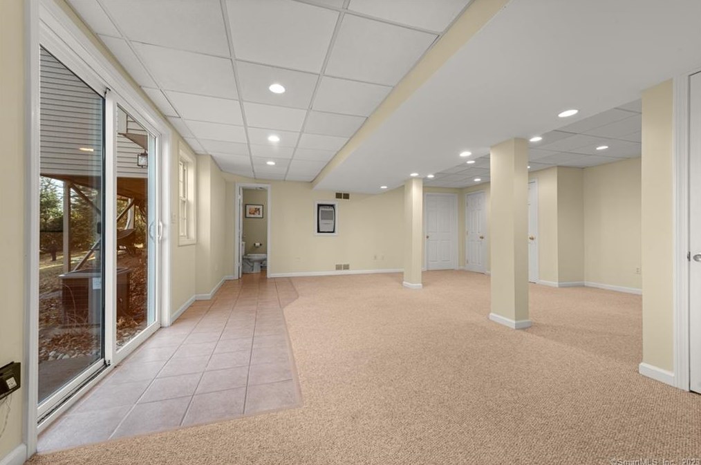 183 Highridge Rd, Avon CT  06001-3257 exterior