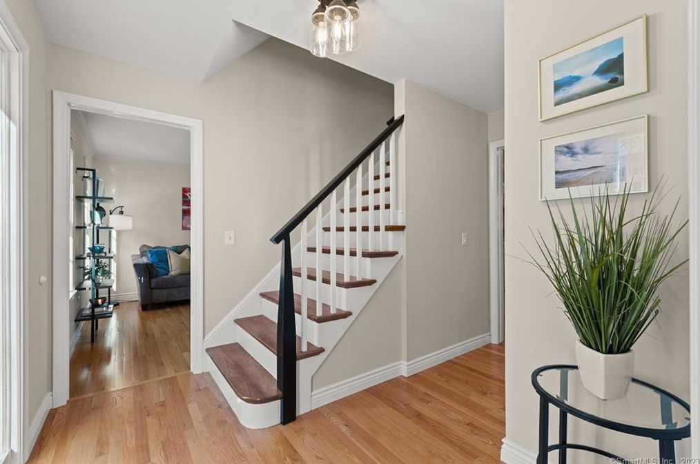 183 Highridge Rd, Avon CT  06001-3257 exterior