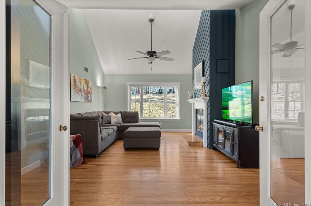 183 Highridge Rd, Avon CT  06001-3257 exterior