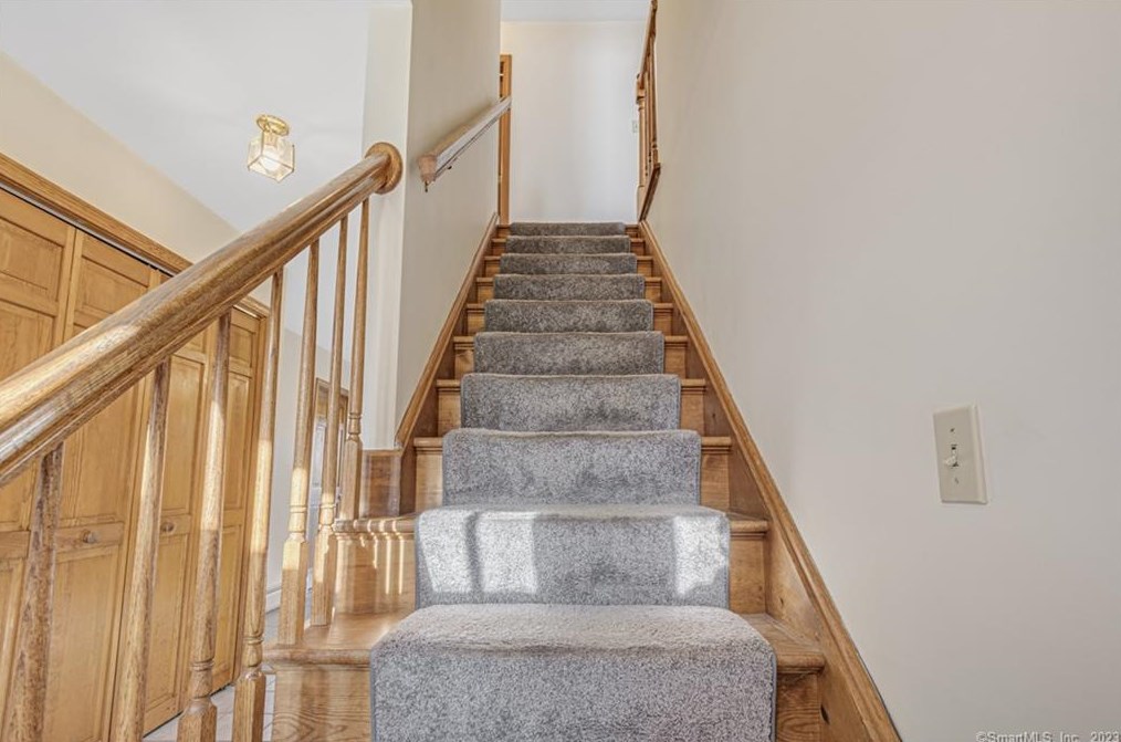 170 Mount Fair Dr, Watertown CT  06795-1670 exterior