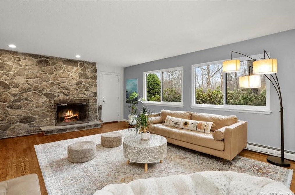 16 Bartram Dr, West Redding CT  06896-1508 exterior