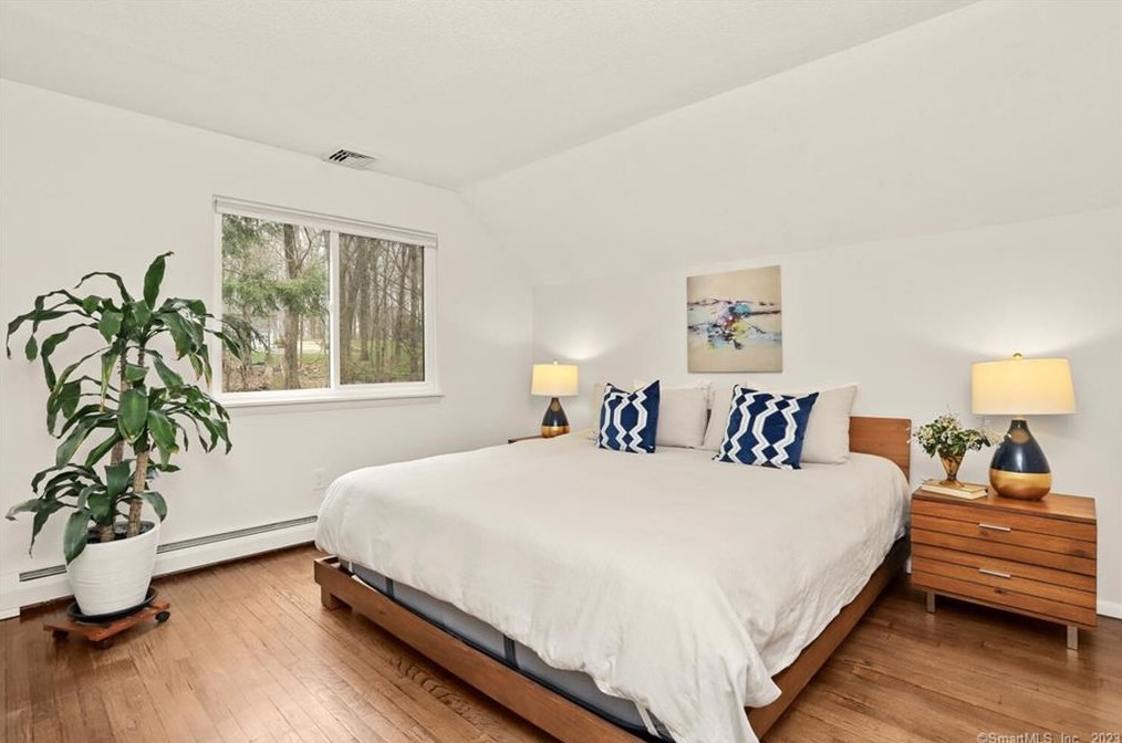 16 Bartram Dr, West Redding CT  06896-1508 exterior