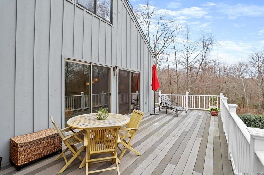 16 Bartram Dr, West Redding CT  06896-1508 exterior