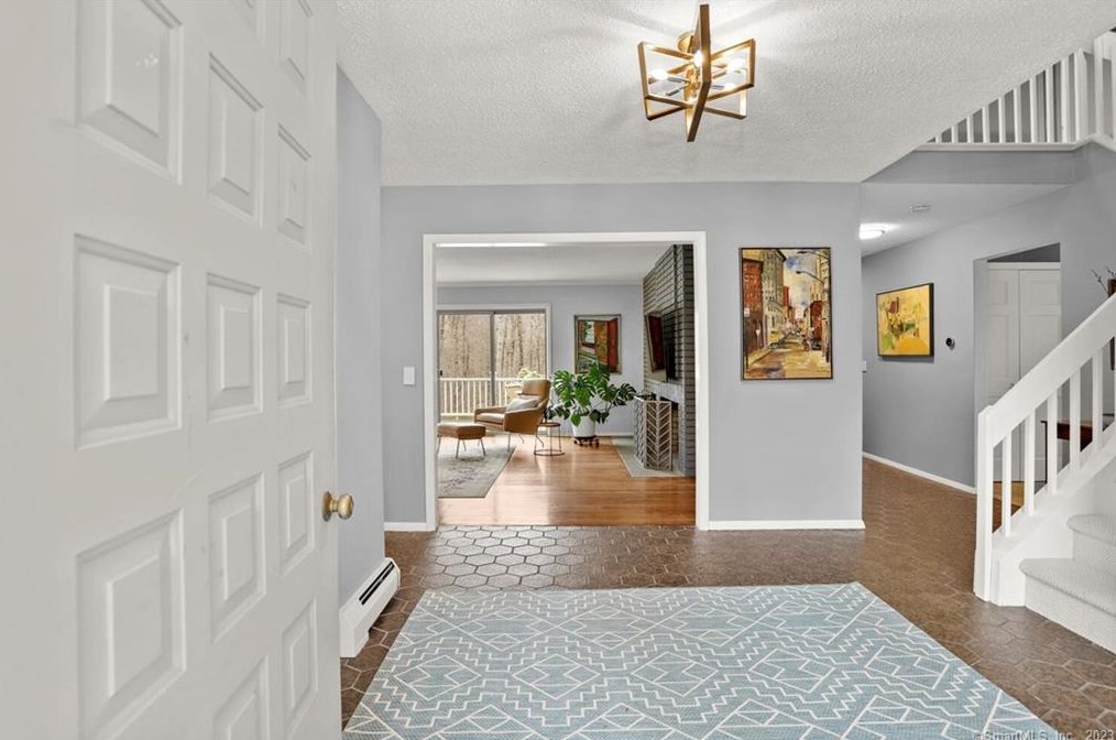 16 Bartram Dr, West Redding CT  06896-1508 exterior