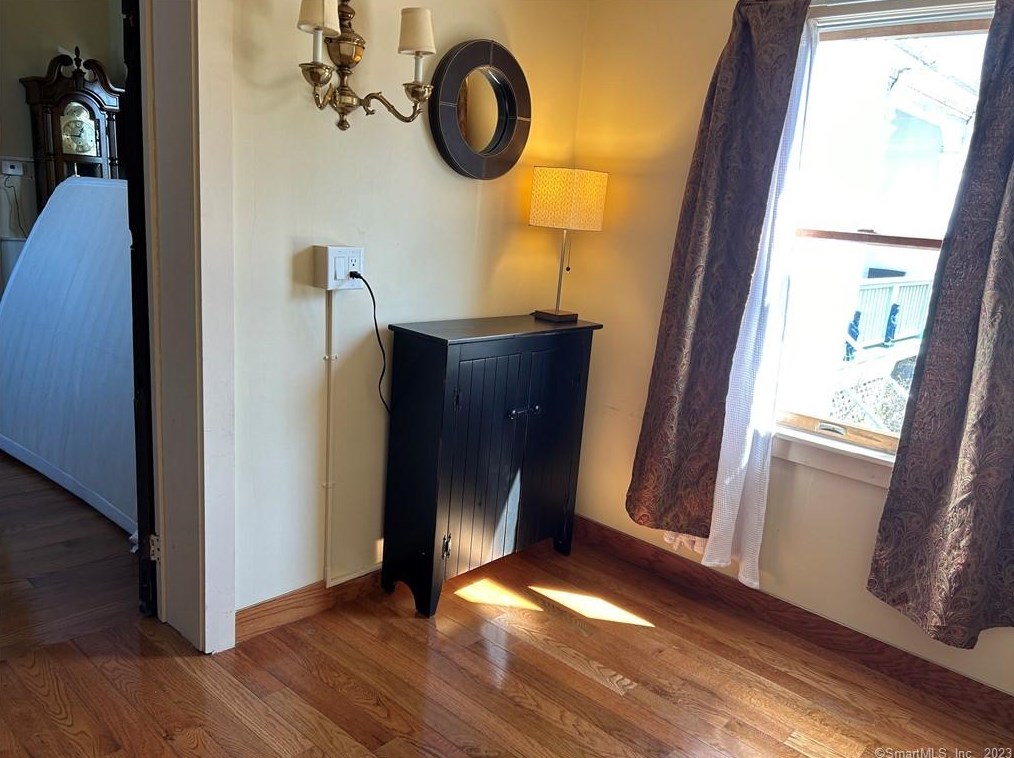 40 Franklin St Apt 4, United States Coast Guard Ac, CT 06320