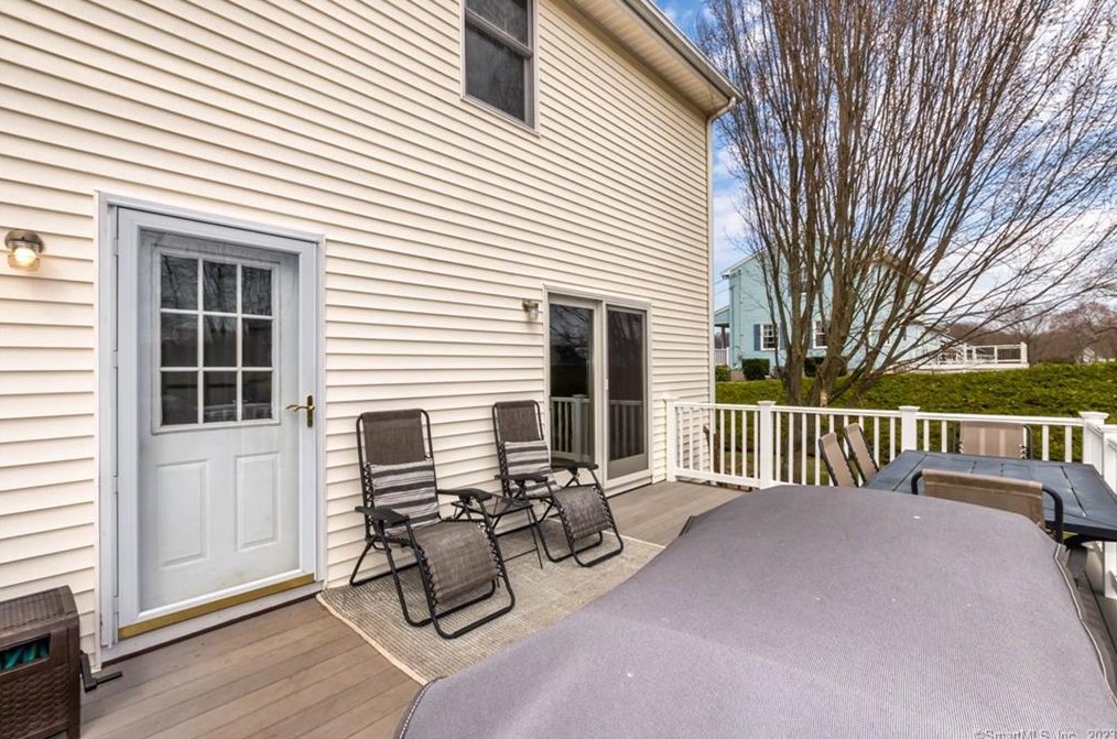 11 Eddon Dr, New Haven CT  06512-1057 exterior