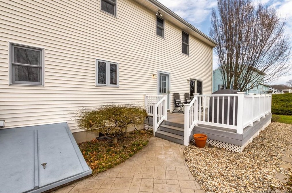 11 Eddon Dr, New Haven CT  06512-1057 exterior