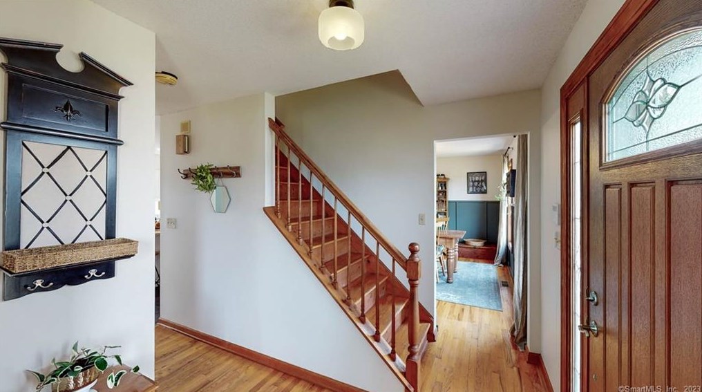 11 Eddon Dr, New Haven CT  06512-1057 exterior