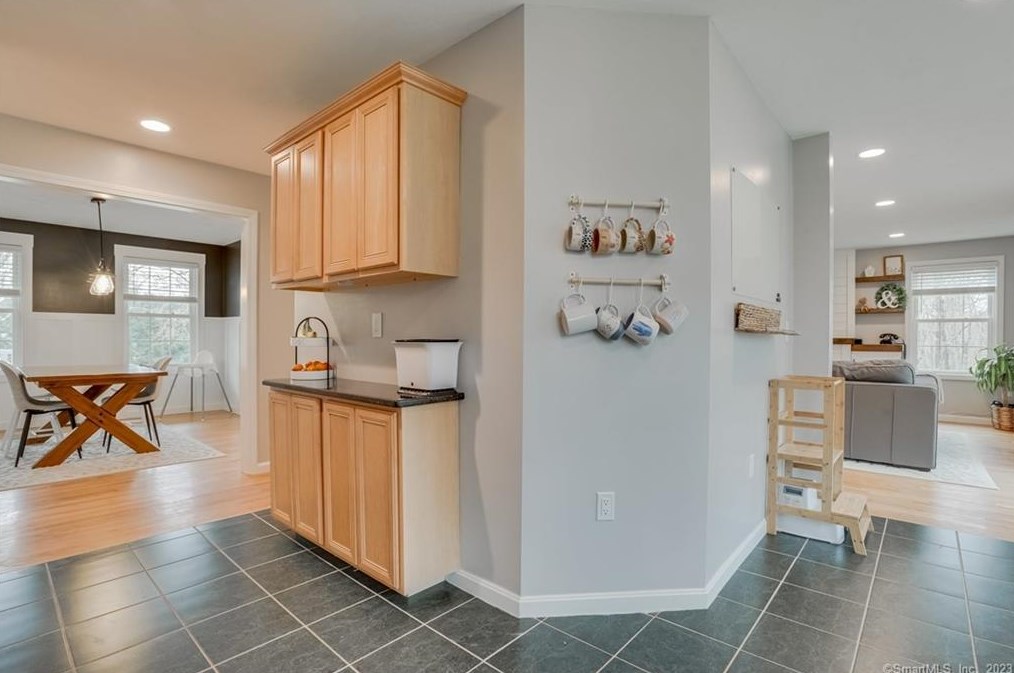 25 Church St, Brooklyn CT  06234-1507 exterior