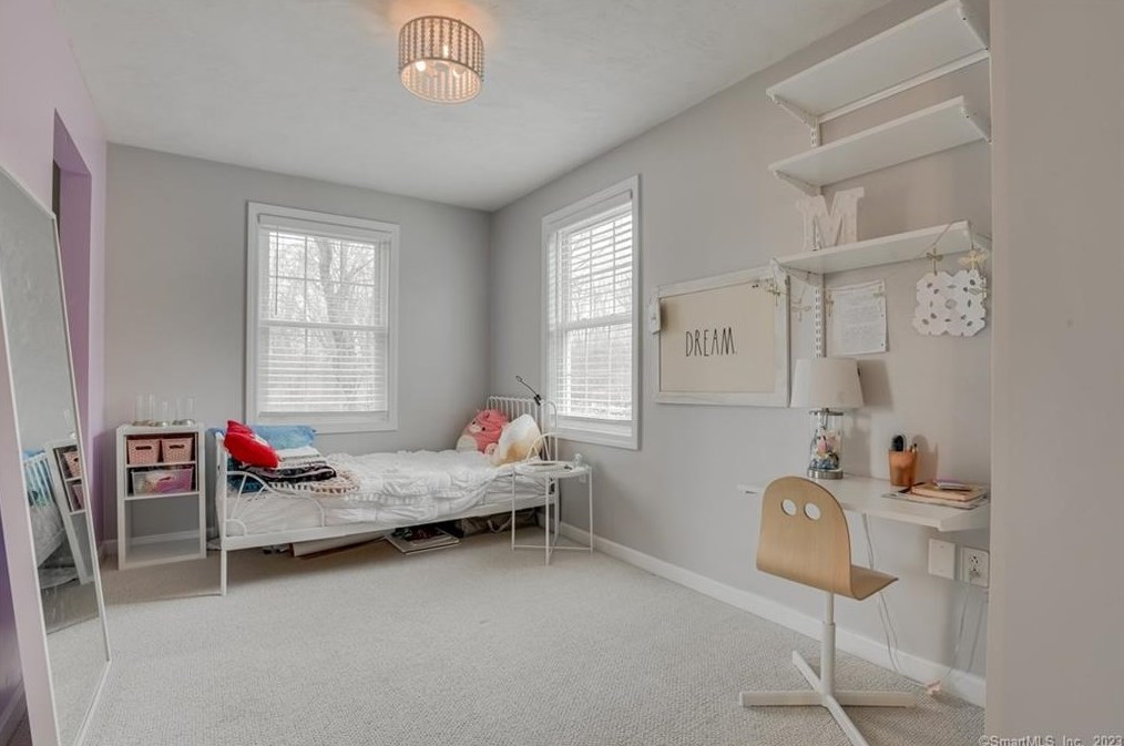 25 Church St, Brooklyn CT  06234-1507 exterior