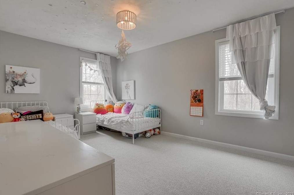 25 Church St, Brooklyn CT  06234-1507 exterior