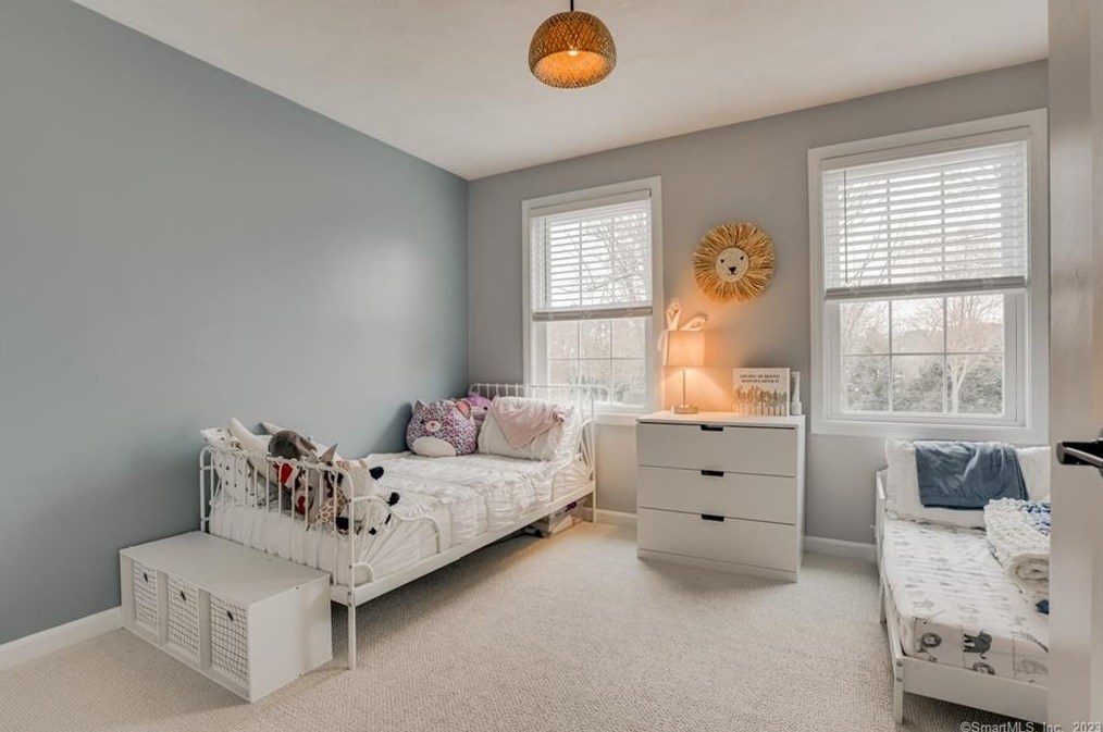 25 Church St, Brooklyn CT  06234-1507 exterior