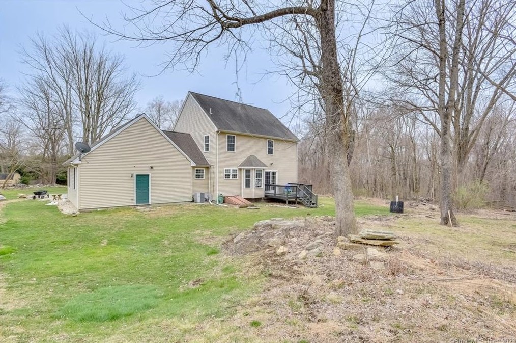 25 Church St, Brooklyn CT  06234-1507 exterior