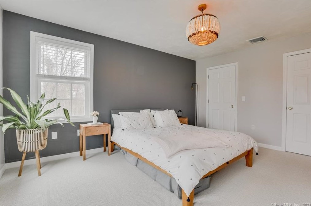 25 Church St, Brooklyn CT  06234-1507 exterior