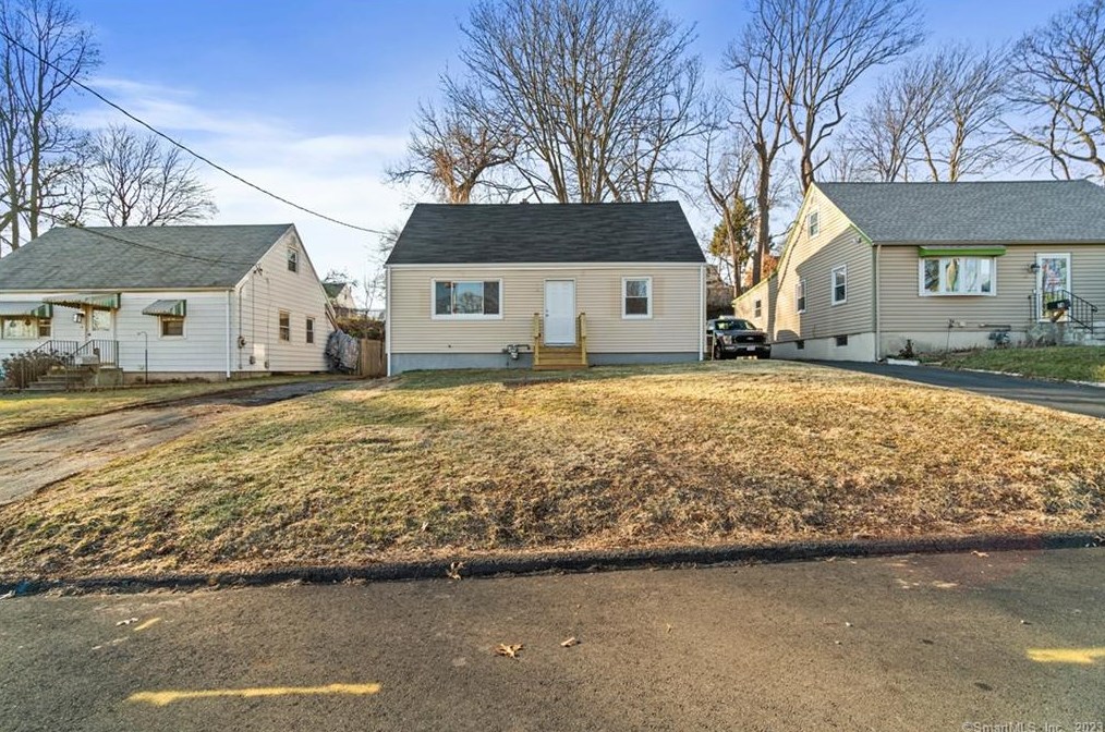 70 Bellevue Ave, New Haven CT  06516-6701 exterior