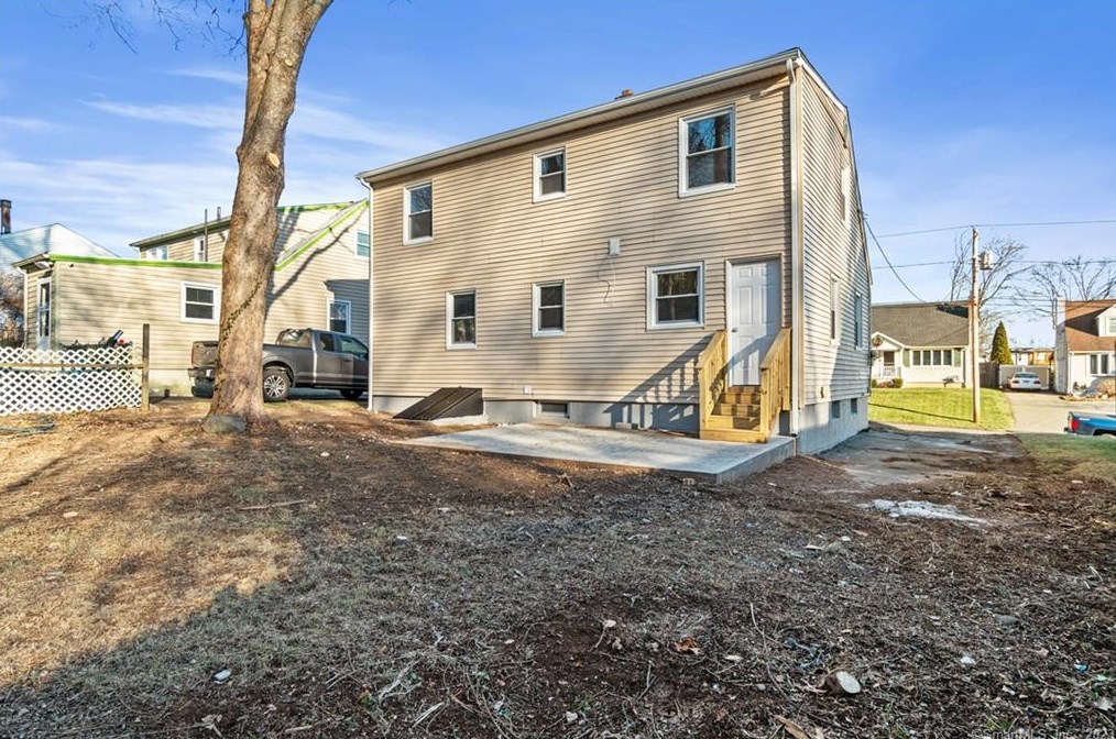 70 Bellevue Ave, New Haven CT  06516-6701 exterior