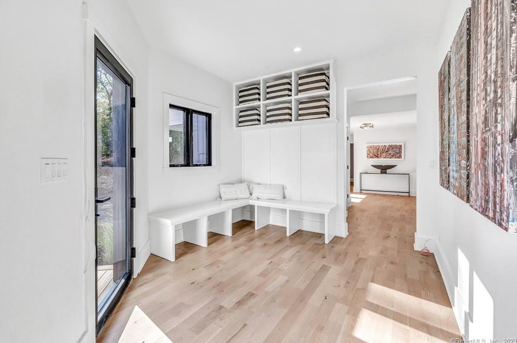 125 Compo Rd S Ln, Westport CT  06880 exterior