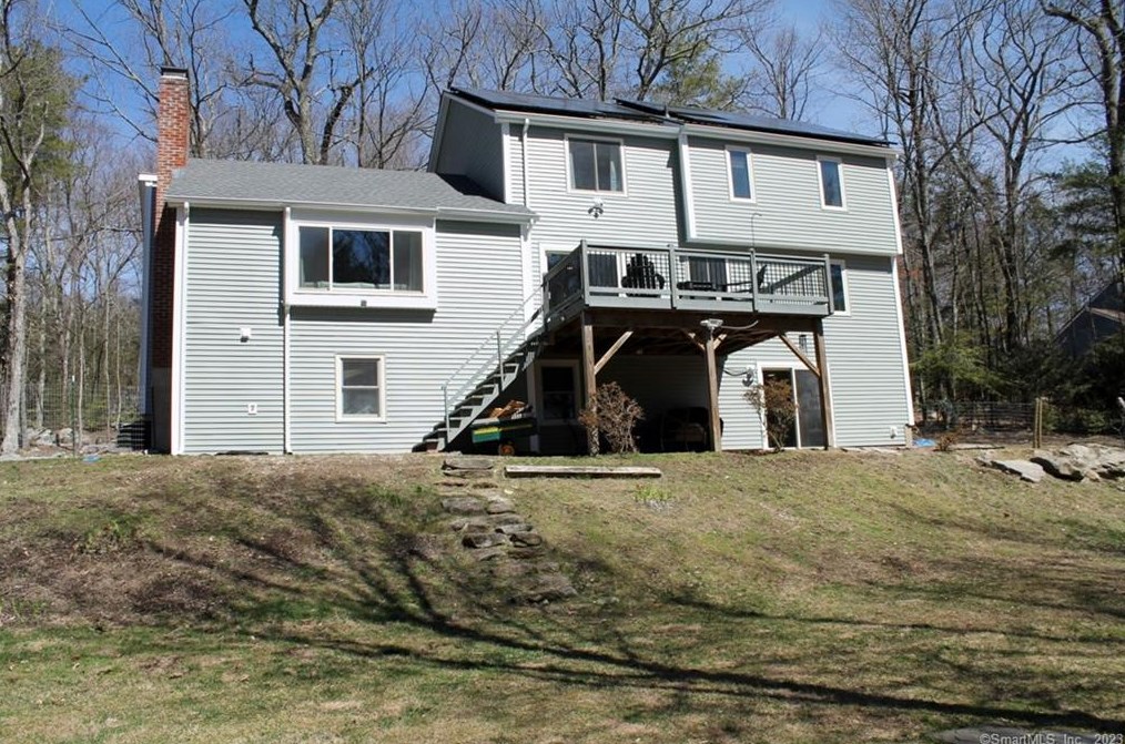 7 Woodland Dr, Collinsville CT  06019-2005 exterior