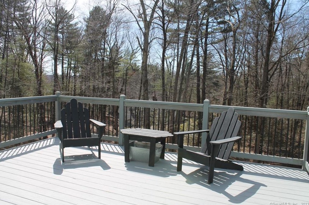 7 Woodland Dr, Collinsville CT  06019-2005 exterior