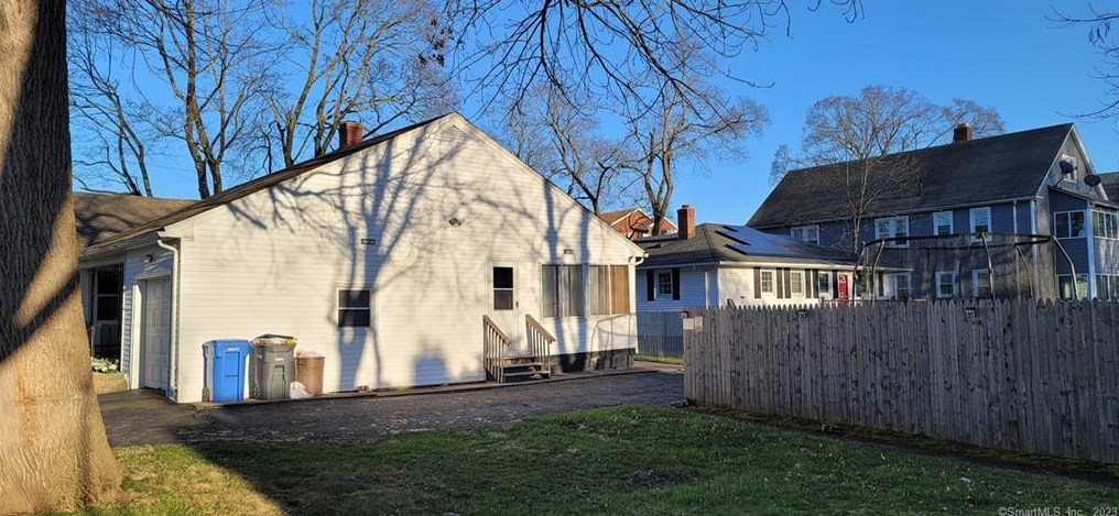 5 Oliver St, Hartford CT  06106-4045 exterior