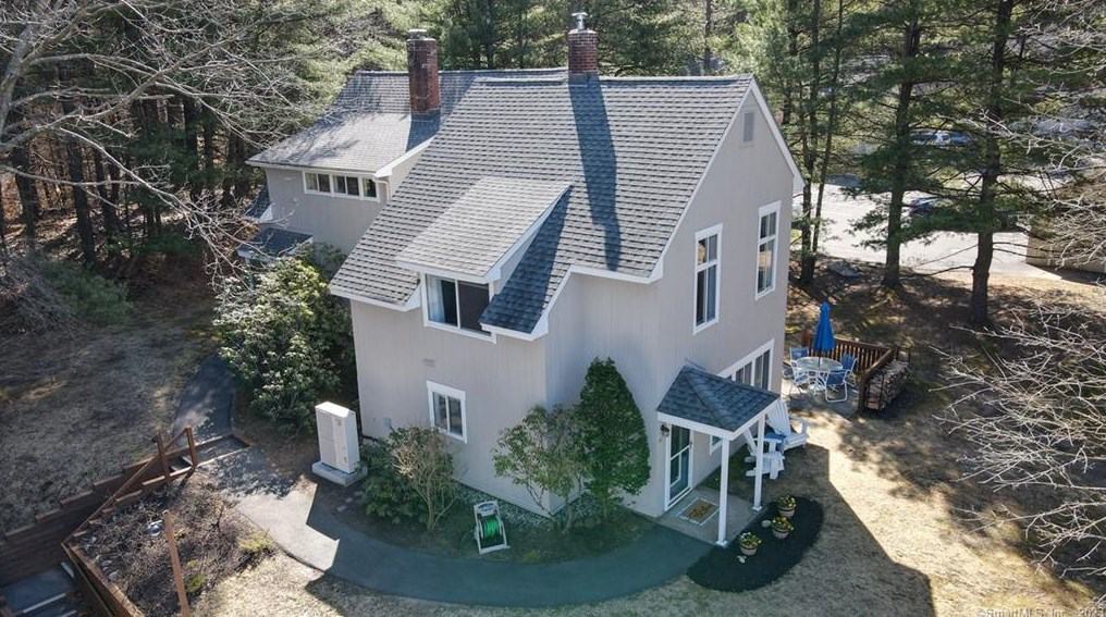 52 Stratton Forest Way, Simsbury CT  06070-2352 exterior