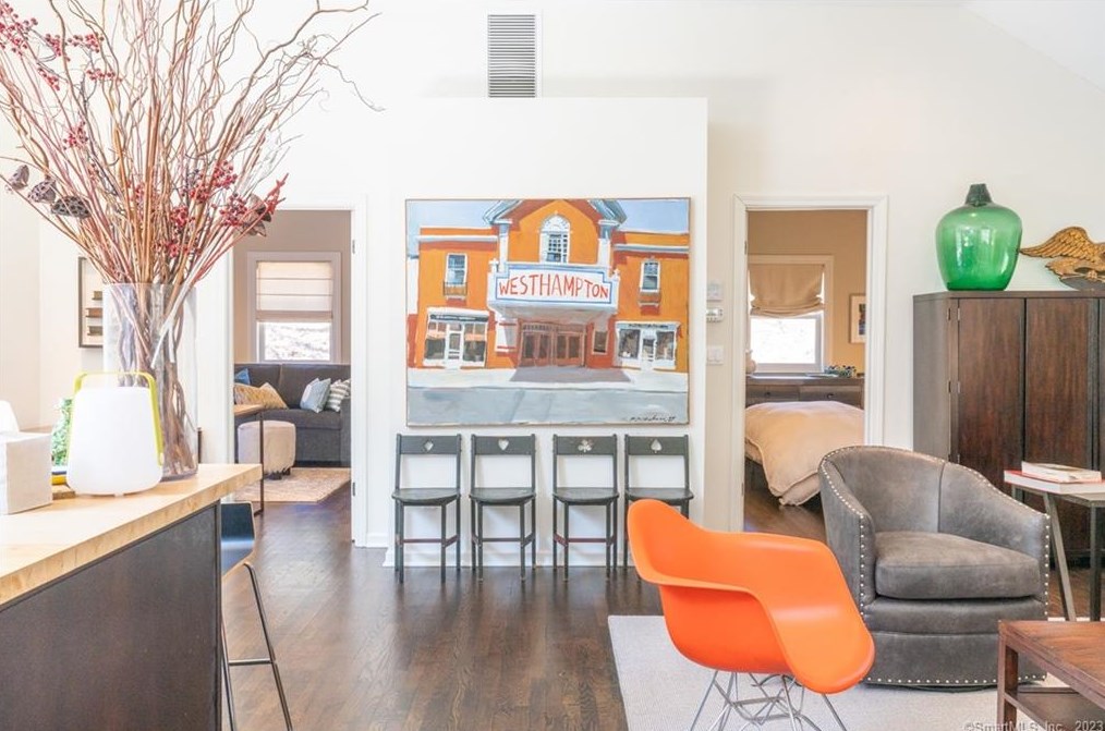 6 Pondside Dr, Westport CT  06880-5048 exterior