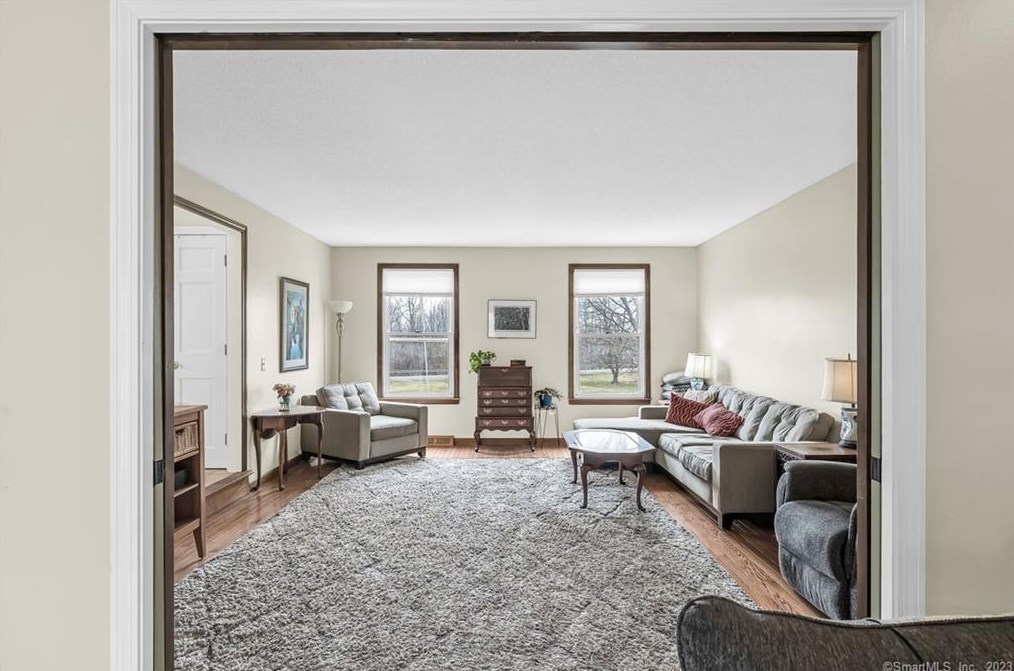 1405 East St, Suffield CT  06078-1308 exterior