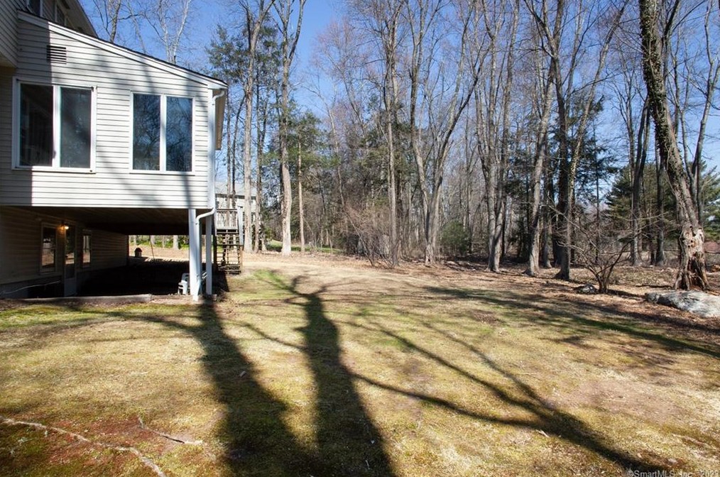 4 Powder Horn Dr, Simsbury CT  06070-1712 exterior