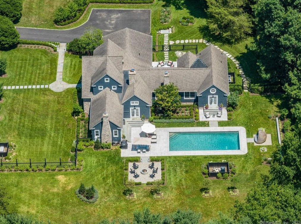 47 Osborn Ln, New Canaan, CT 06840