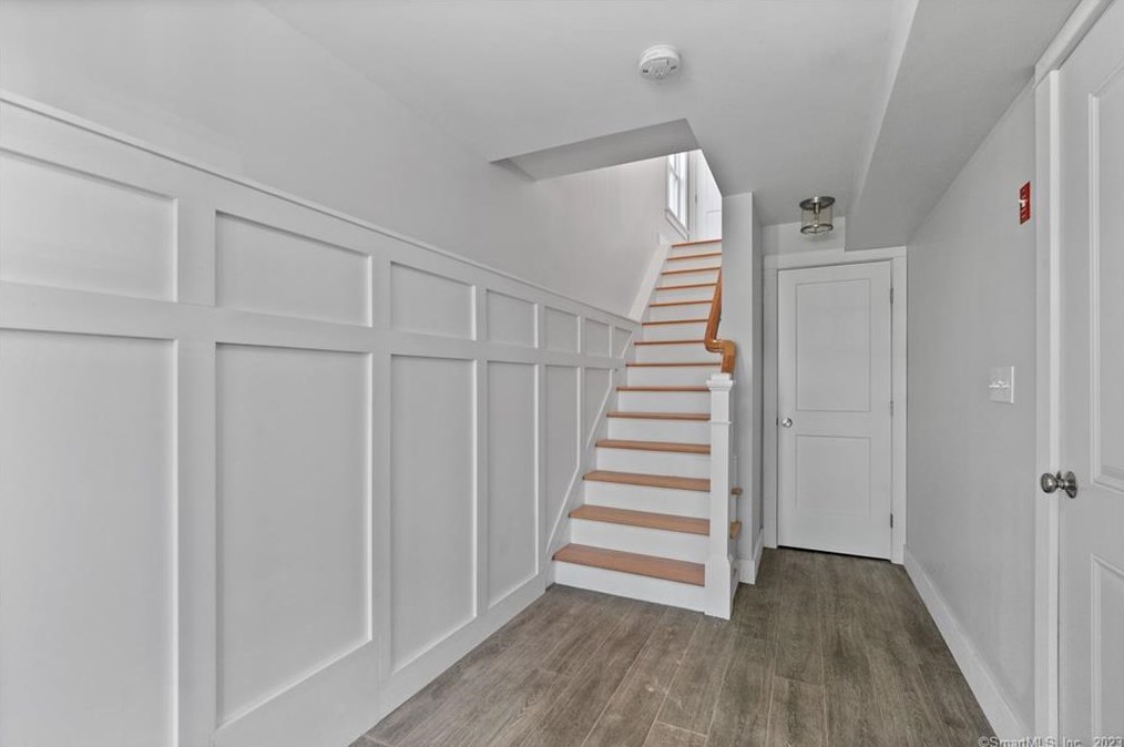 95 Hillside Ave, Milford, CT 06460