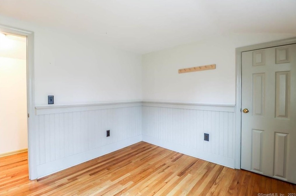 4 Nettleton Ave, Newtown CT  06470-2017 exterior