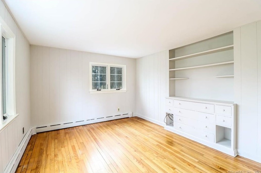 4 Nettleton Ave, Newtown CT  06470-2017 exterior