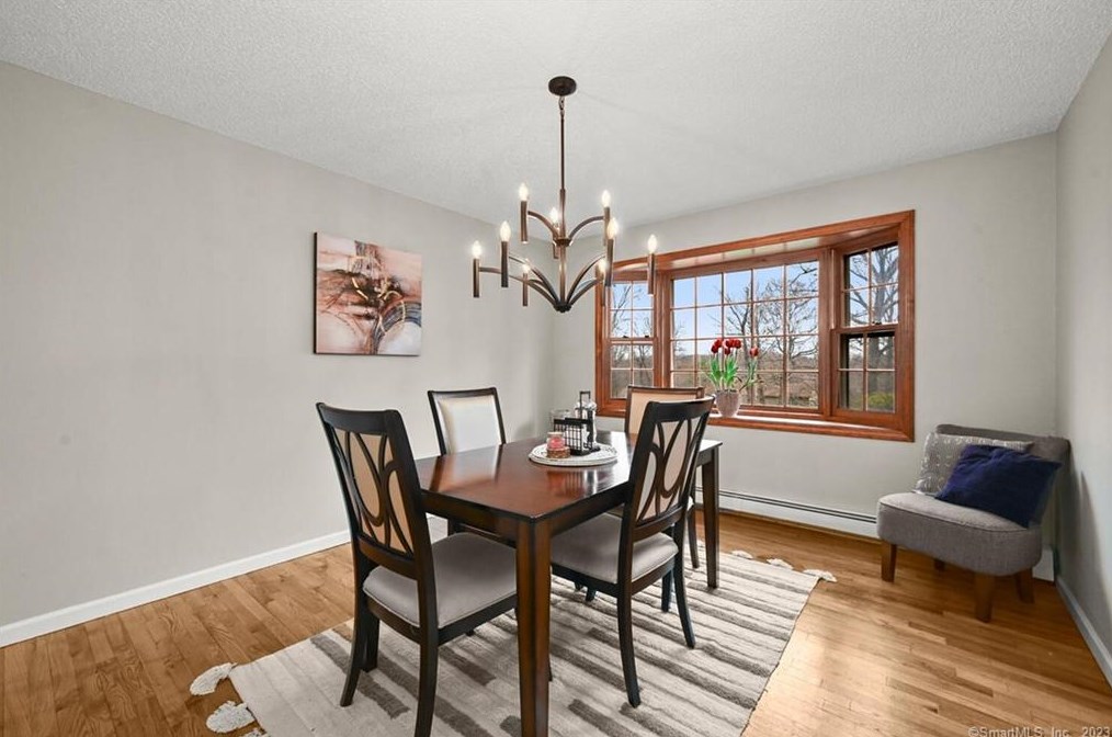 32 Gate Rd, Danbury CT  06811-3624 exterior