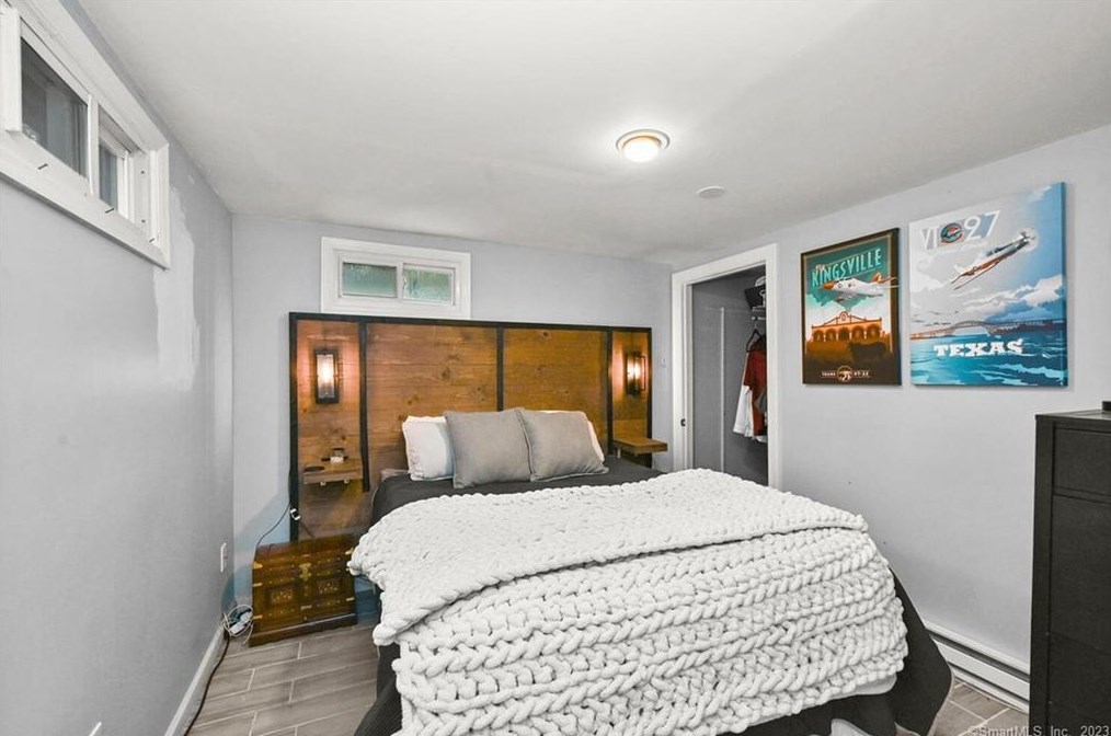 32 Gate Rd, Danbury CT  06811-3624 exterior