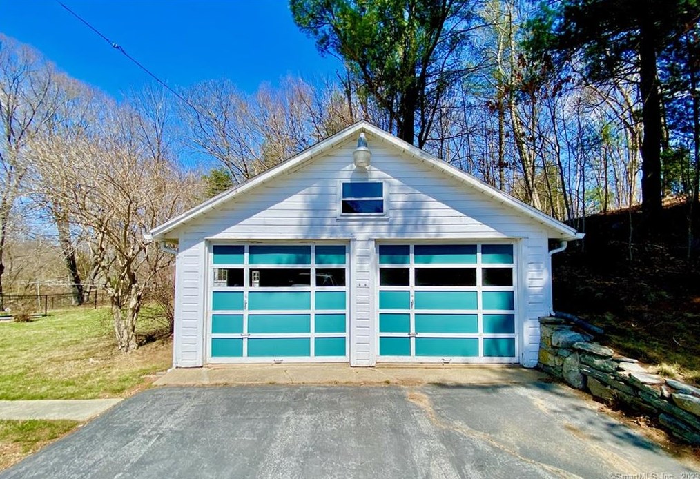 164 Packer Rd, Mystic CT  06355-1100 exterior