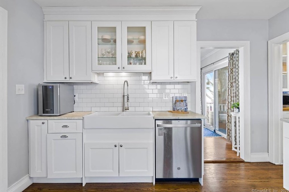 36 Dartmouth Ave, Hartford CT  06110-1209 exterior