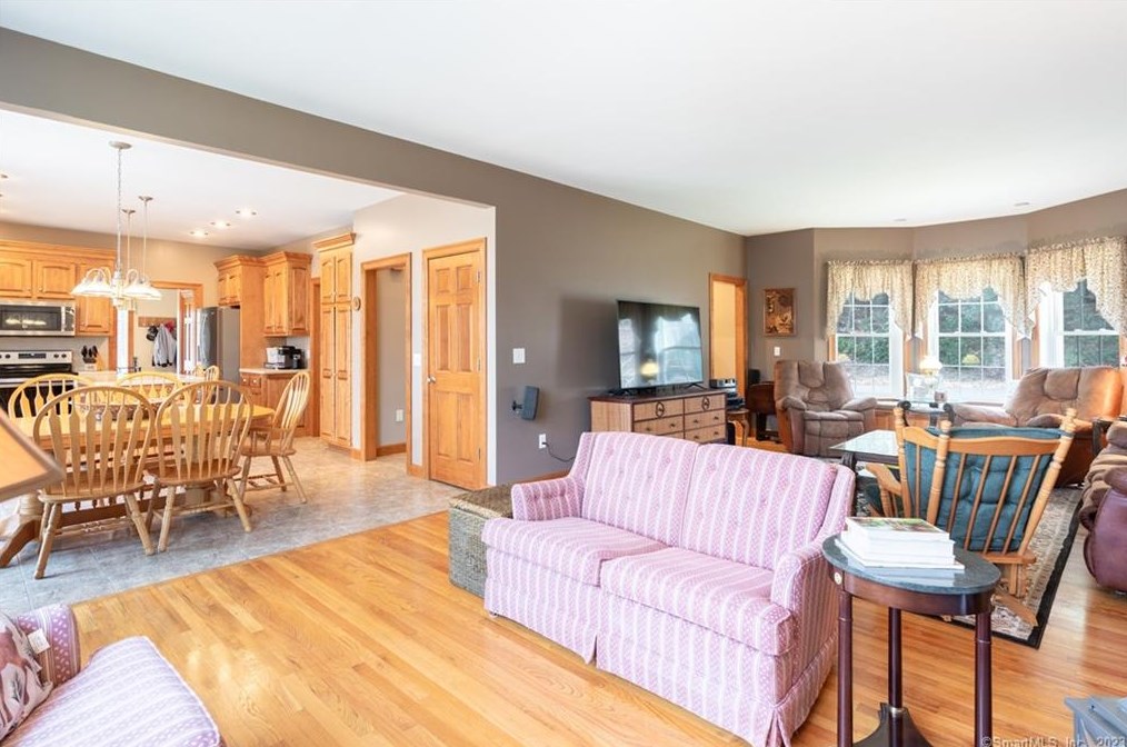 44 Ratlum Mountain Rd, Winsted CT  06063-1807 exterior