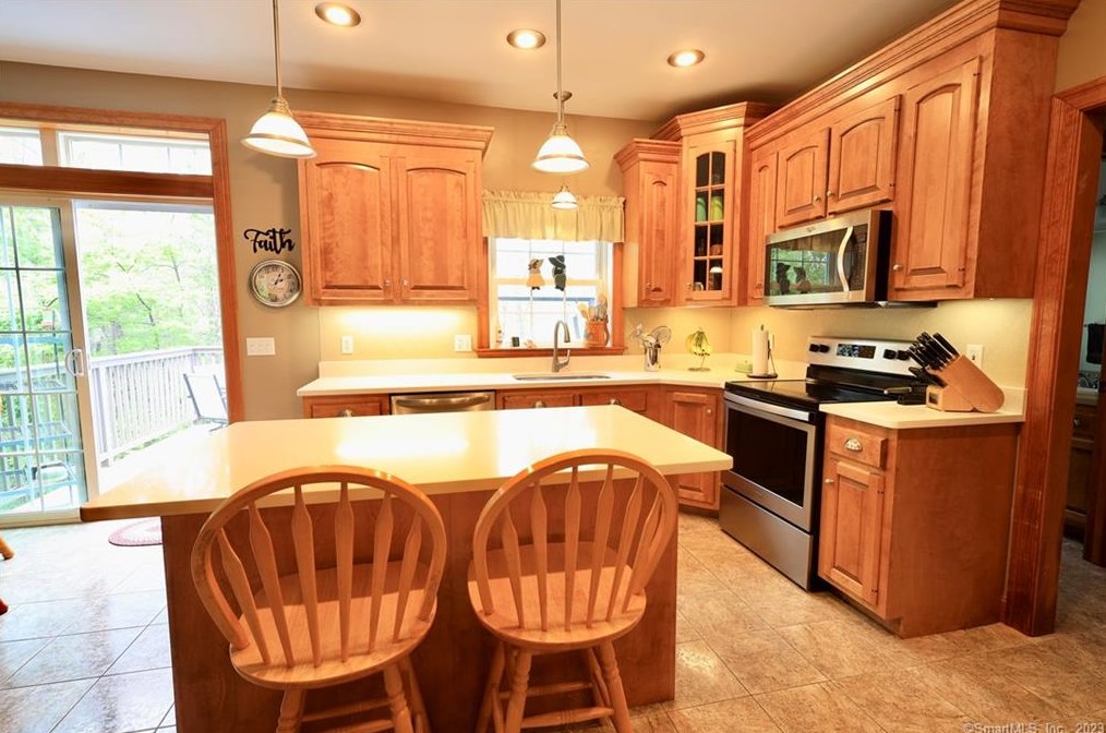 44 Ratlum Mountain Rd, Winsted CT  06063-1807 exterior