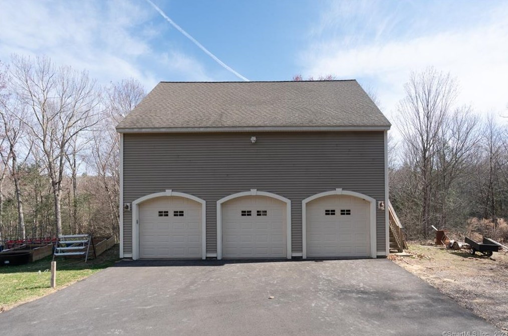 44 Ratlum Mountain Rd, Winsted CT  06063-1807 exterior