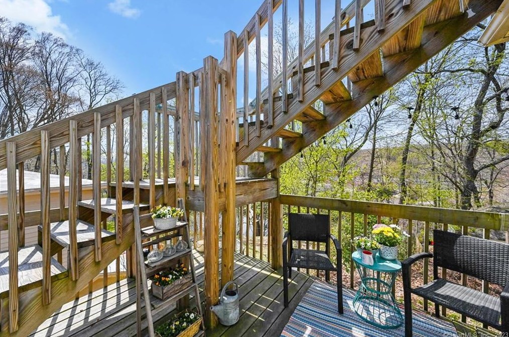 40 Maple Grove Ave, Norwich, CT 06360