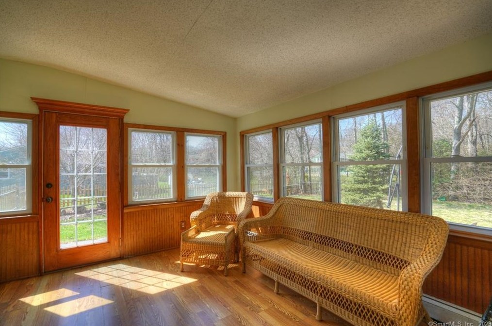 47 Noank Ledyard Rd, Mystic CT  06355-1615 exterior