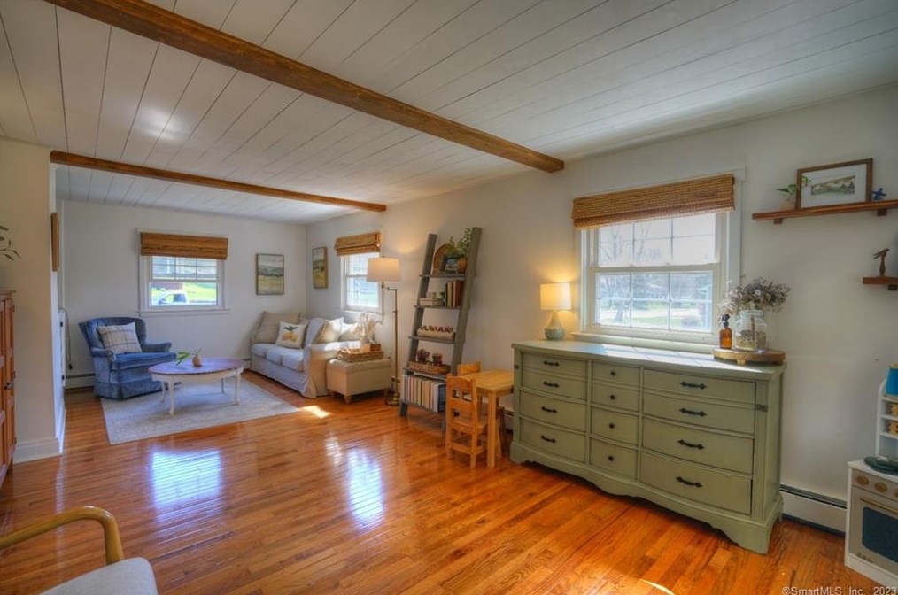 47 Noank Ledyard Rd, Mystic CT  06355-1615 exterior