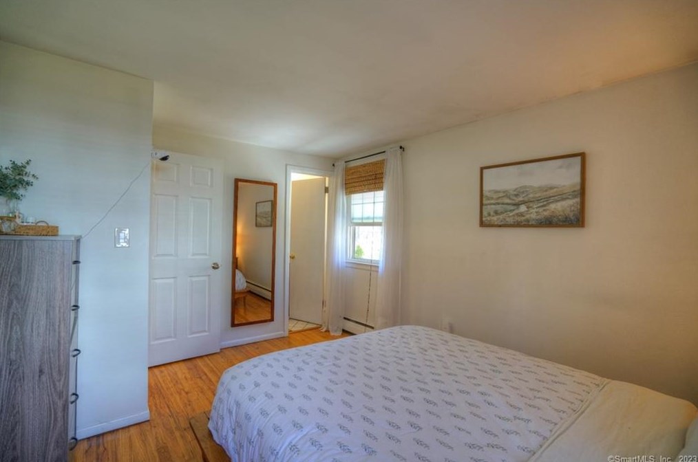 47 Noank Ledyard Rd, Mystic CT  06355-1615 exterior