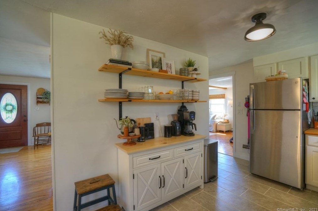 47 Noank Ledyard Rd, Mystic CT  06355-1615 exterior