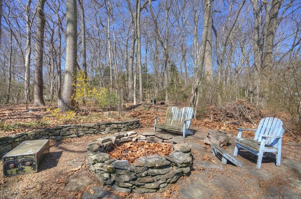 47 Noank Ledyard Rd, Mystic CT  06355-1615 exterior